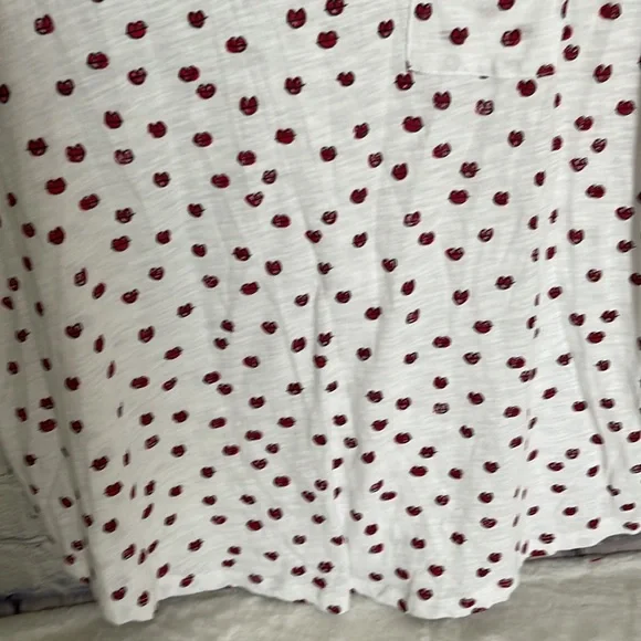 Torrid Lips Top - Picture 2 of 8